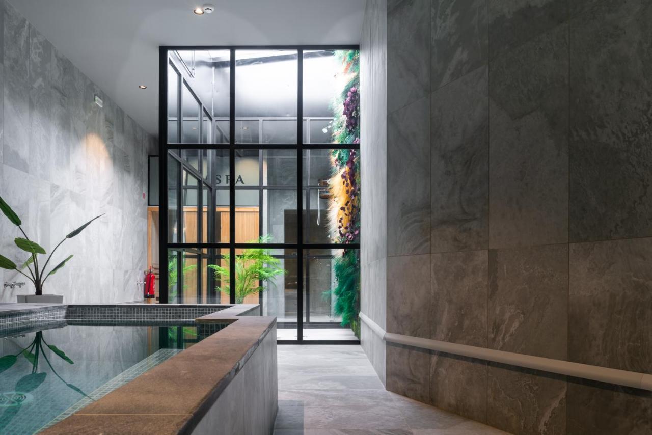 Set Spa Moeskroen Buitenkant foto